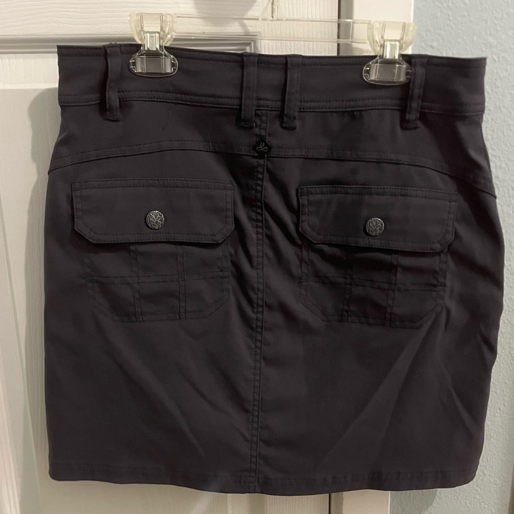 prAna Halle Charcoal Skort. Size 2 - Picture 2 of 5